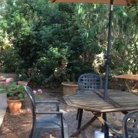 Mon Cabanon Sous Les Pins 度假居 *