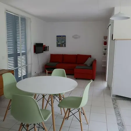 Mon Cabanon Sous Les Pins 度假居