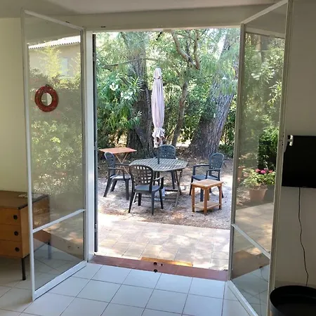 Mon Cabanon Sous Les Pins * 圣特罗佩