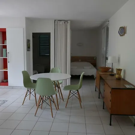 Mon Cabanon Sous Les Pins Nyaraló